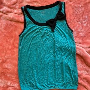 Work tank with bow
